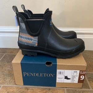 Pendleton Ladies' Chelsea Rain Boot size 9